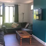 Spacious Private 6 Bedroom 1 Km To Beach Dogs Welcome
