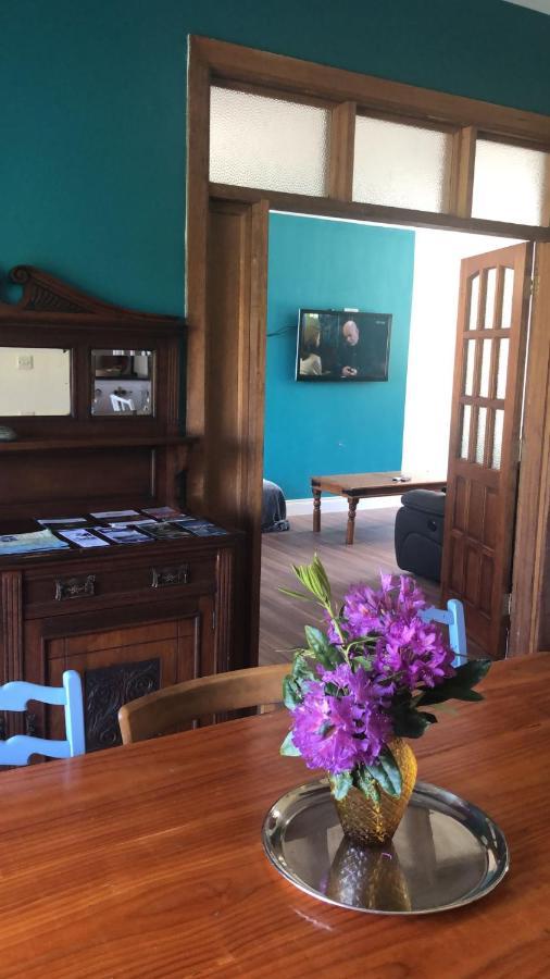 Spacious Private 6 Bedroom 1 Km To Dogs Welcome Holiday home
