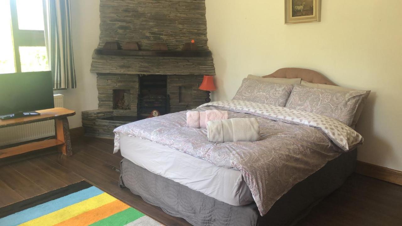 Holiday home Spacious Private 6 Bedroom 1 Km To Dogs Welcome *